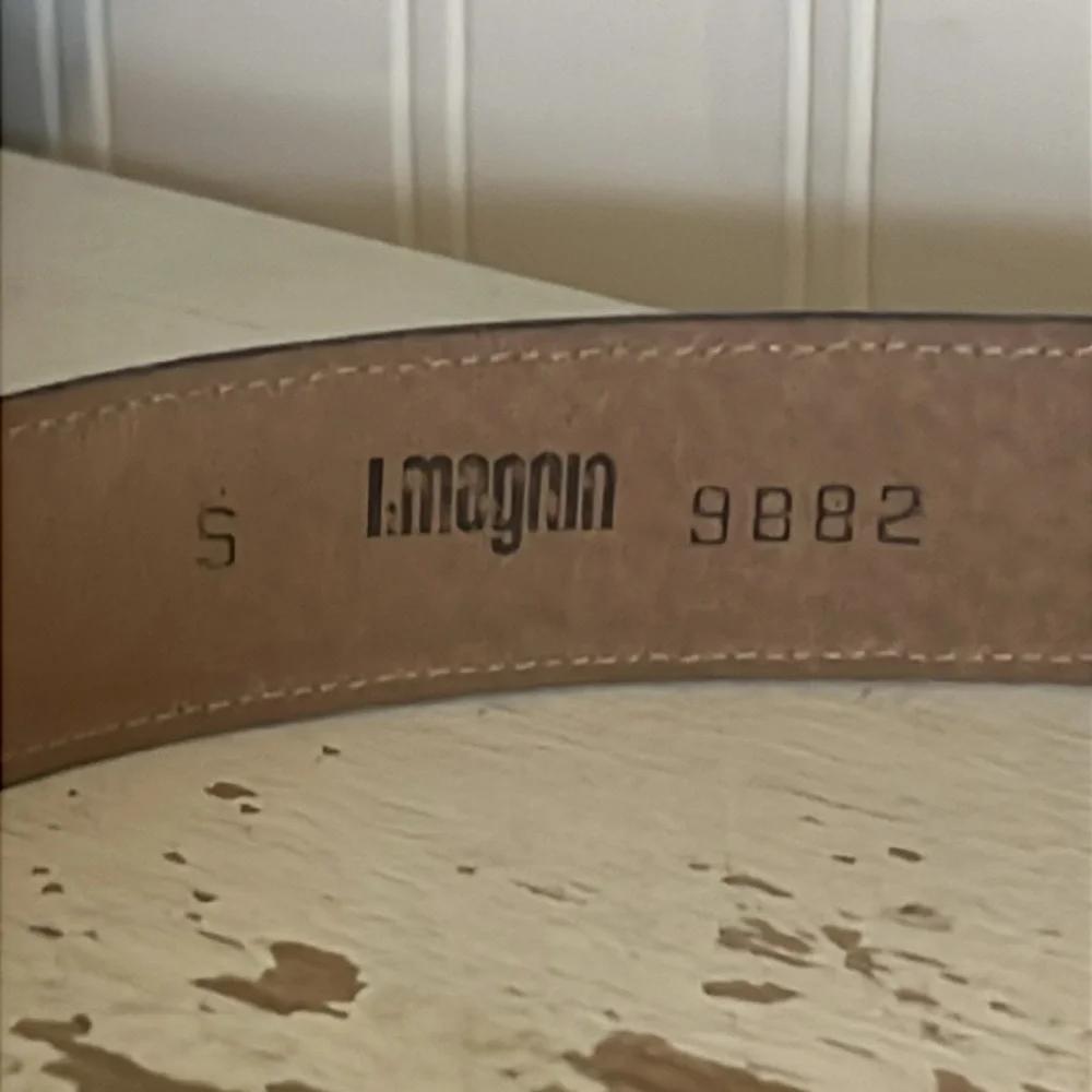 Vintage I. Magnin ladies leather belt 25” - 28”